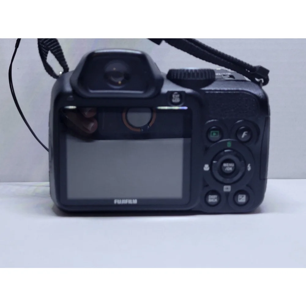 Fujifilm FinePix S2000HD 10MP Digital Camera with Batteries & Card. No. 8U064803